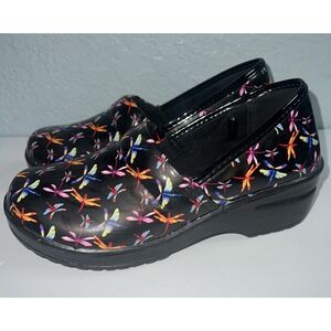 Easy Works by‎ Easy Street Laurie Women's Slip Resistant Clogs Dragonfly Sz 7M